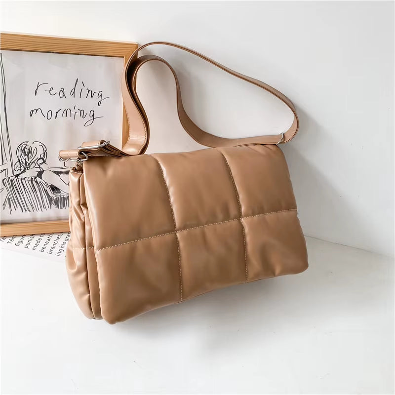 2021 Winter Fluffy Ladies Shoulder Bag Quilted Plaid Luxury Designer Handbag Minimalist Female Flap Crossbody Bags
