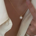 Fashionable Minimalist Stainless Steel Faux Pearl Pendant Necklace Suitable for Women