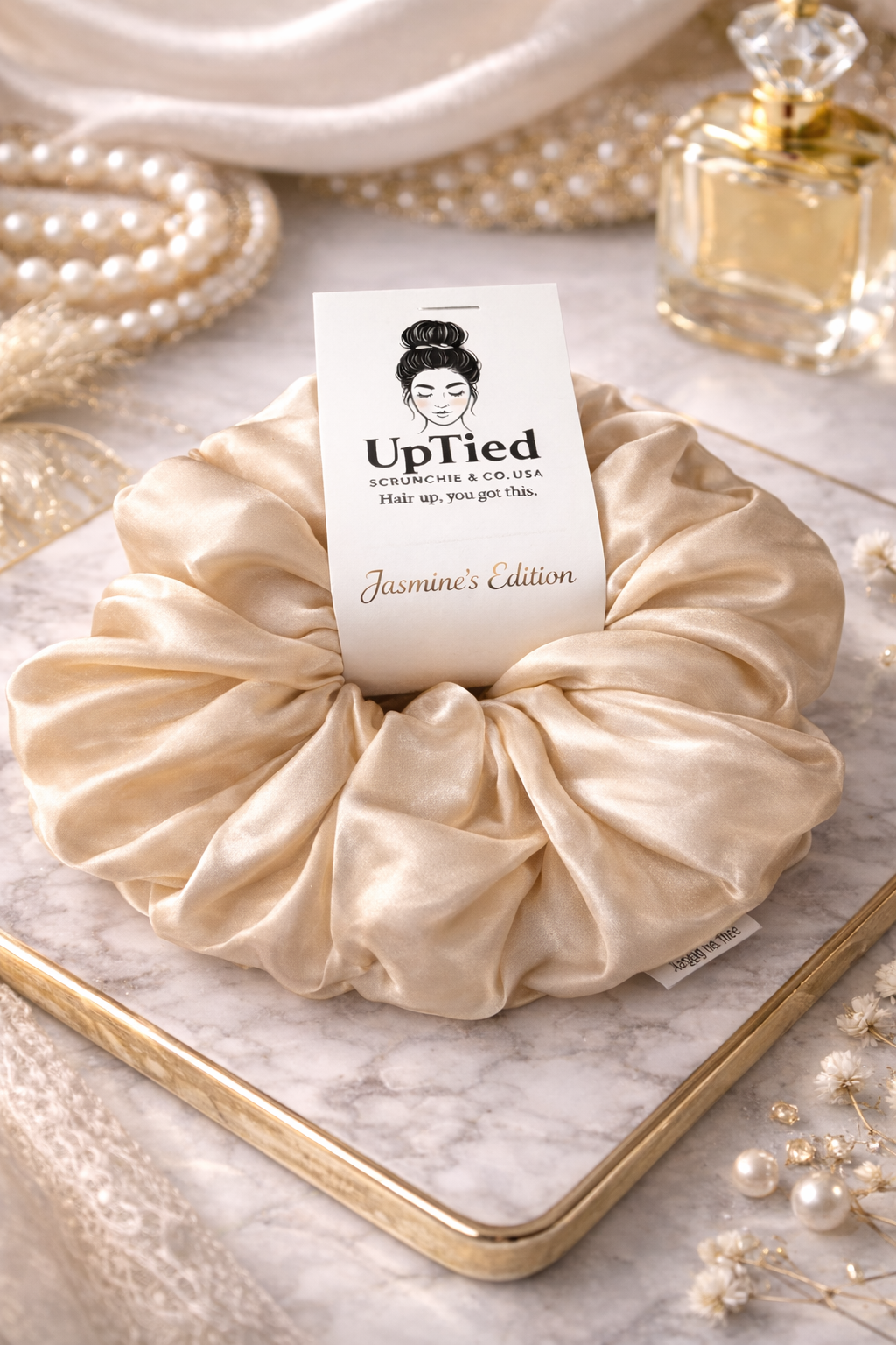 
Jasmine Édition XXL oversized champagne 22MM mulberry silk scrunchie - UpTied Scrunchie Co