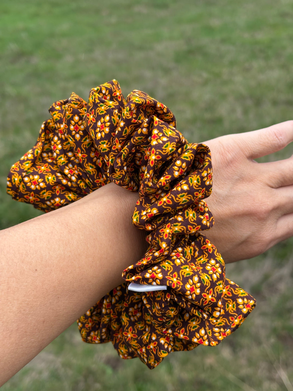 Sao Lao – XL Lao Cotton Scrunchie | Soft, Breathable, Strong Hold