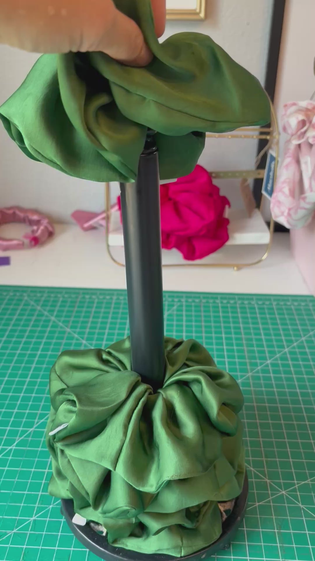 Rich Face-Emerald  XXL Pure Mulberry Silk Scrunchie