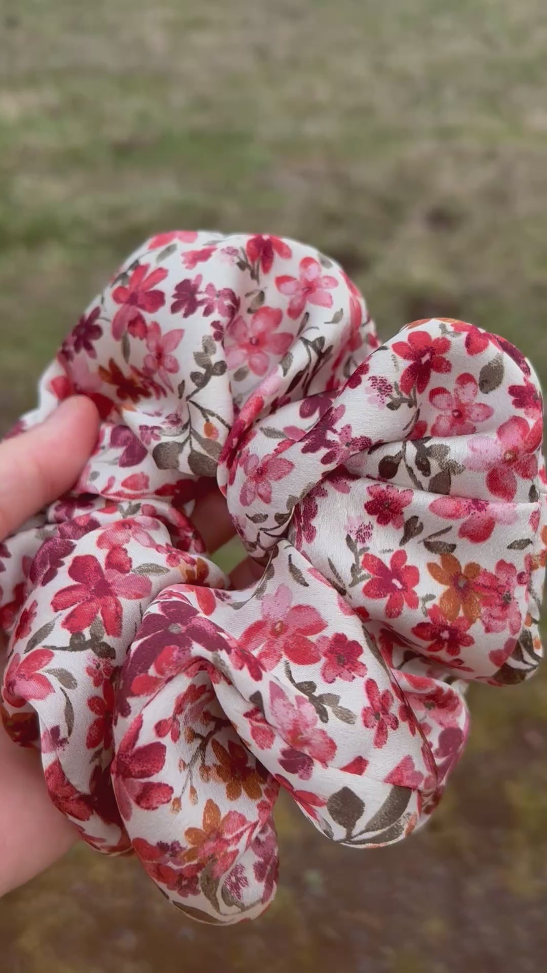 Take It Easy - Oversized Floral Satin Scrunchie (XXL)