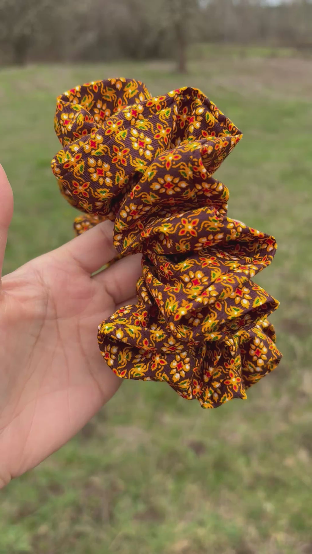 Sao Lao – XL Lao Cotton Scrunchie | Soft, Breathable, Strong Hold